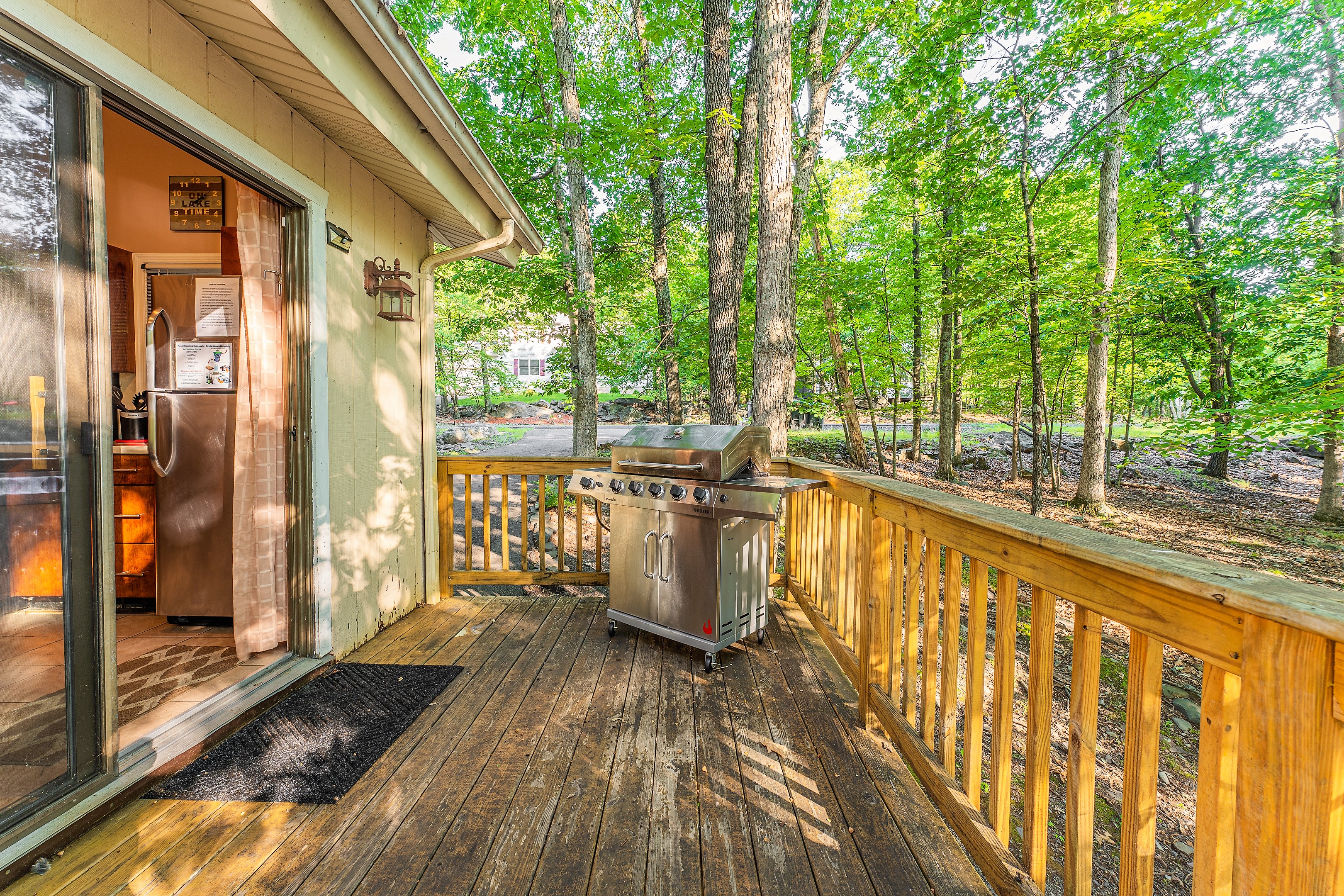 Peaceful Lakefront Stay, HotTub
