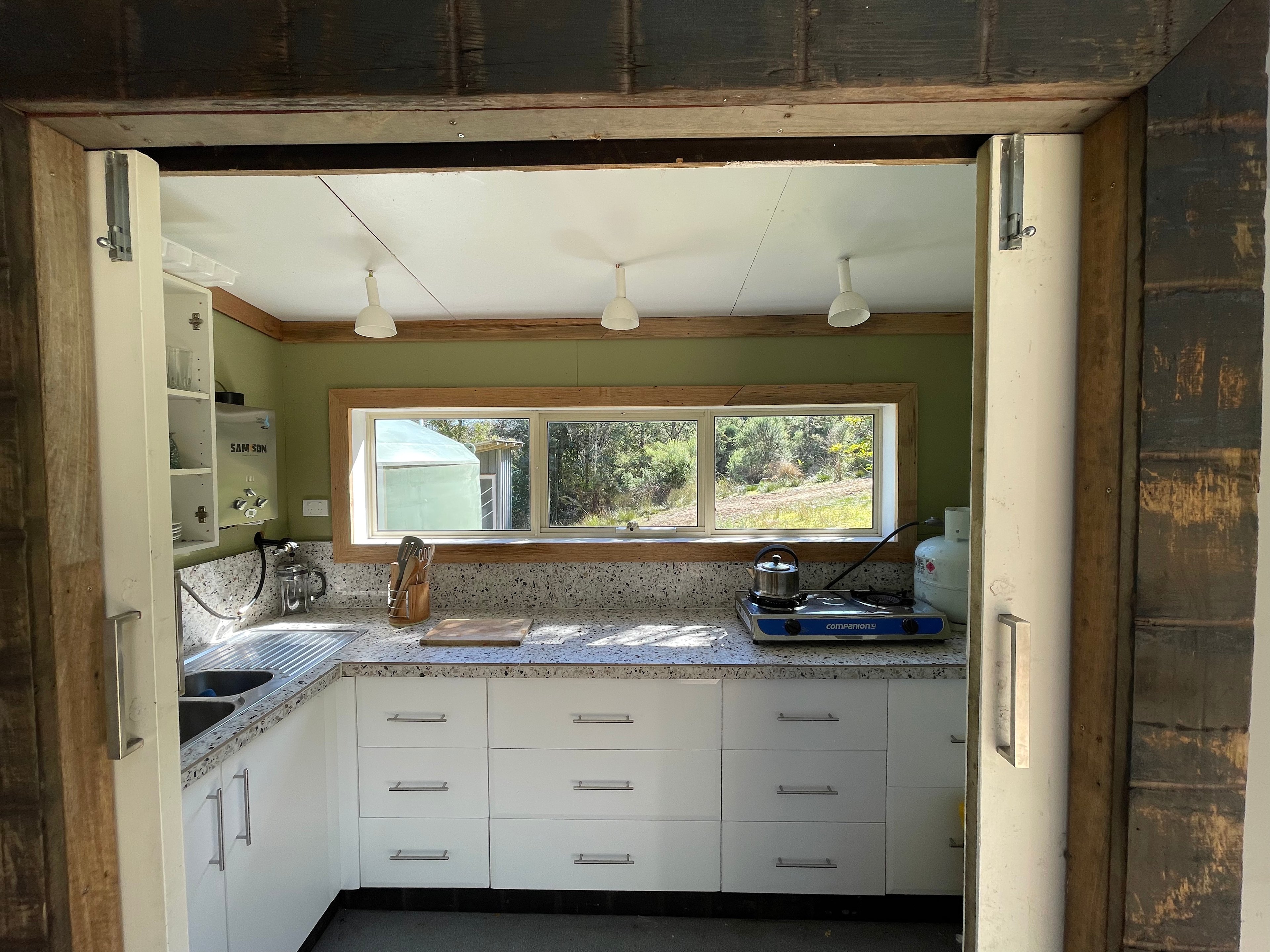 Sea Cliff Lookout Bus