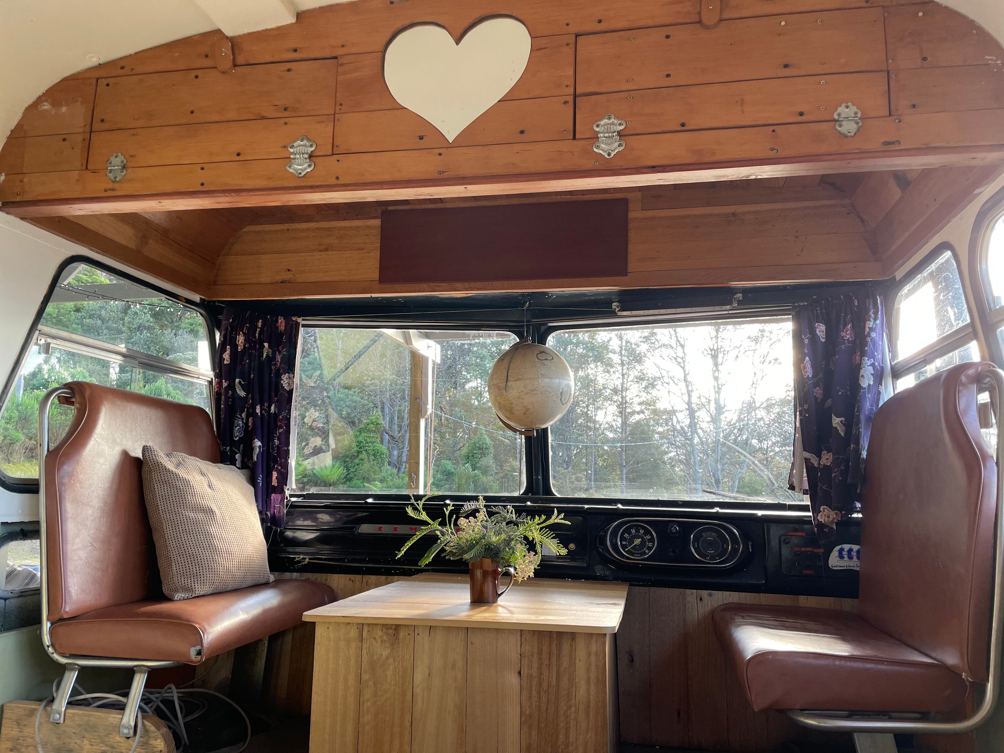 Sea Cliff Lookout Bus