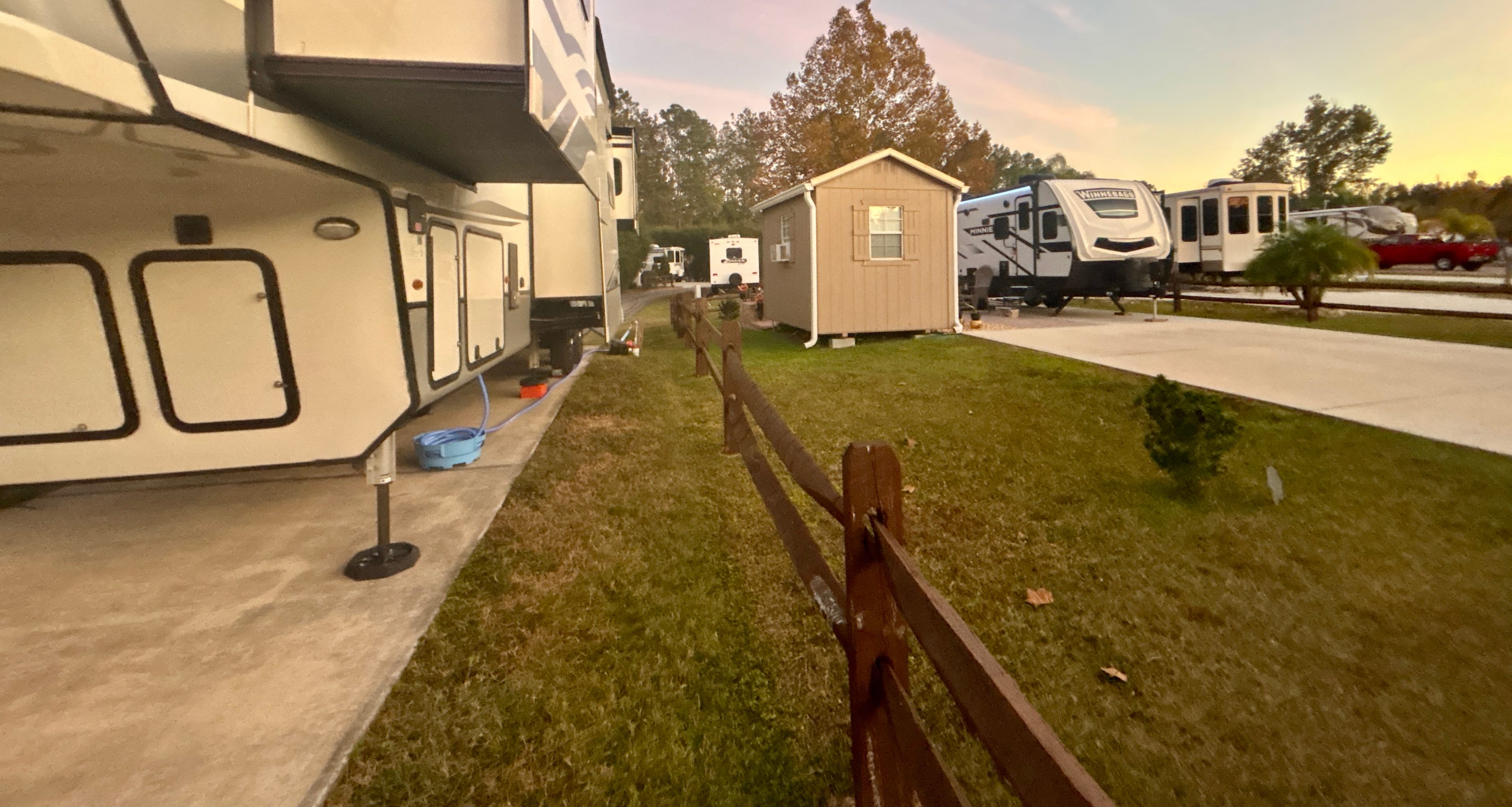 J & T Hideaway / Silver Springs, FL