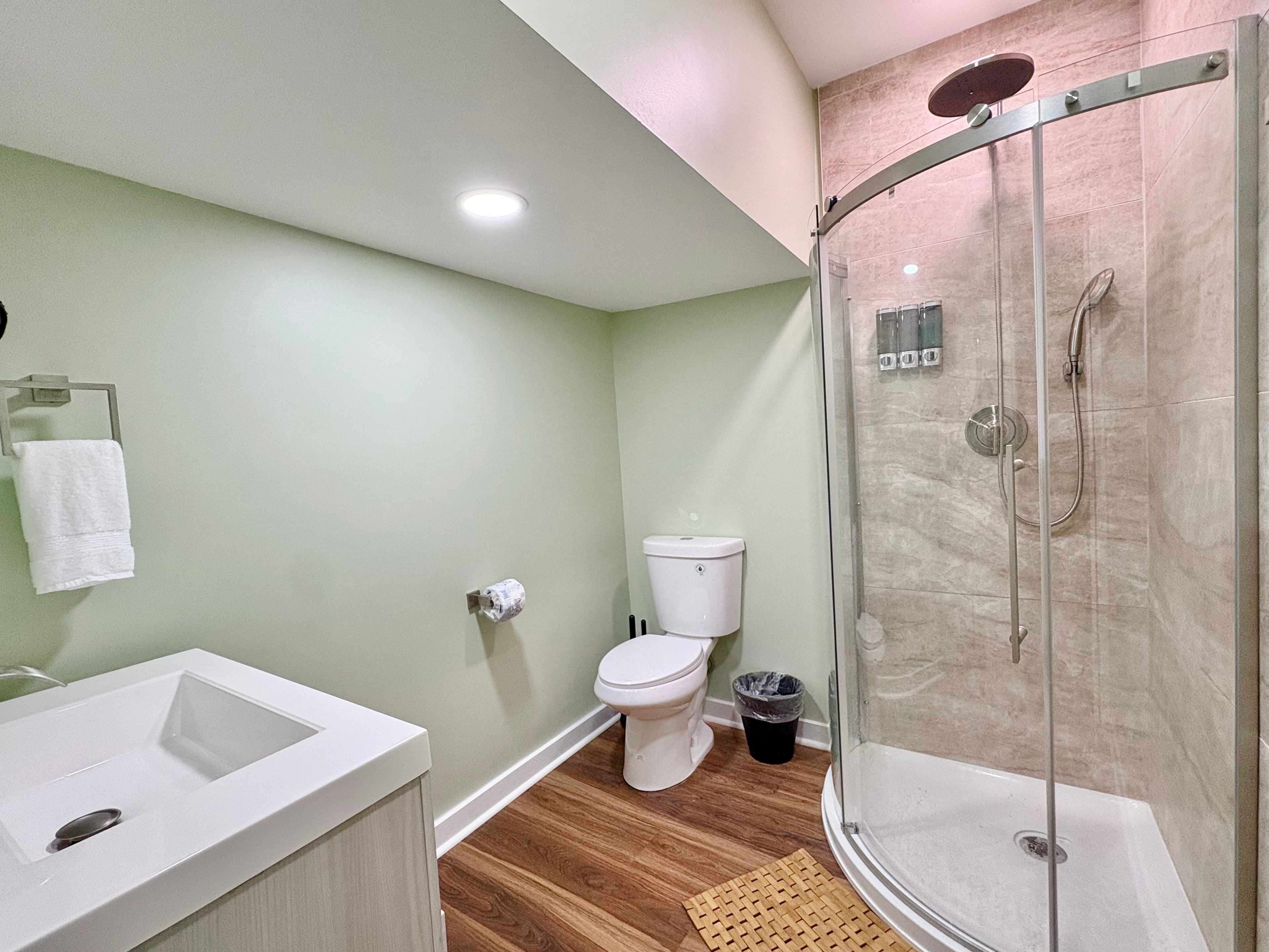 HotTub, ClimbingWall, FullyFenced