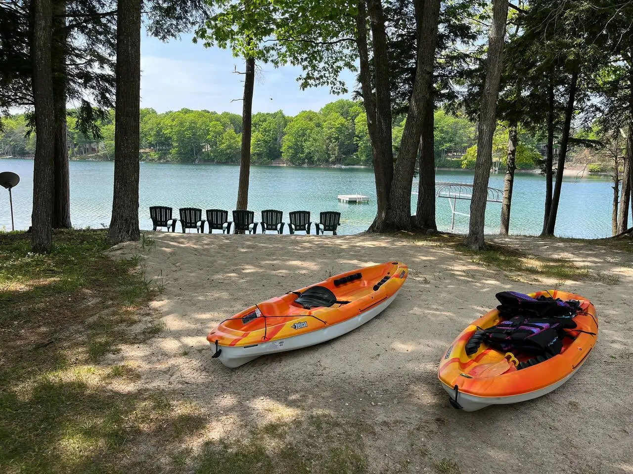 Lakeside Getaway On Dixon Lake