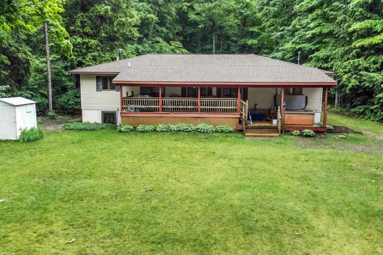 Lakeside Getaway On Dixon Lake
