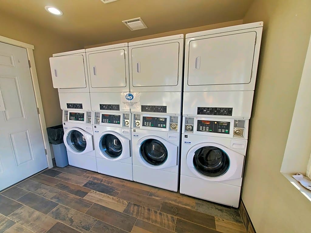 Falcon's Landing RV Park