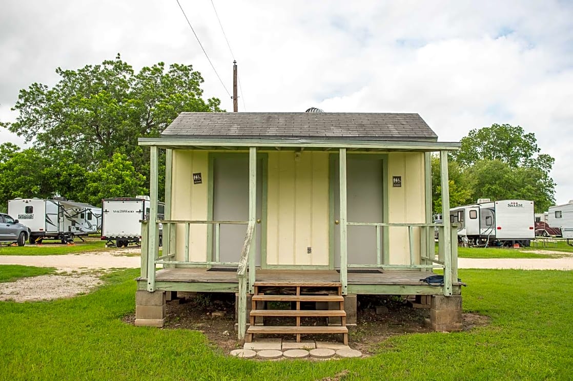 Patriot RV Park - Luling