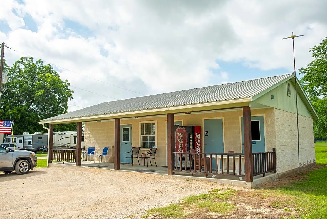 Patriot RV Park - Luling