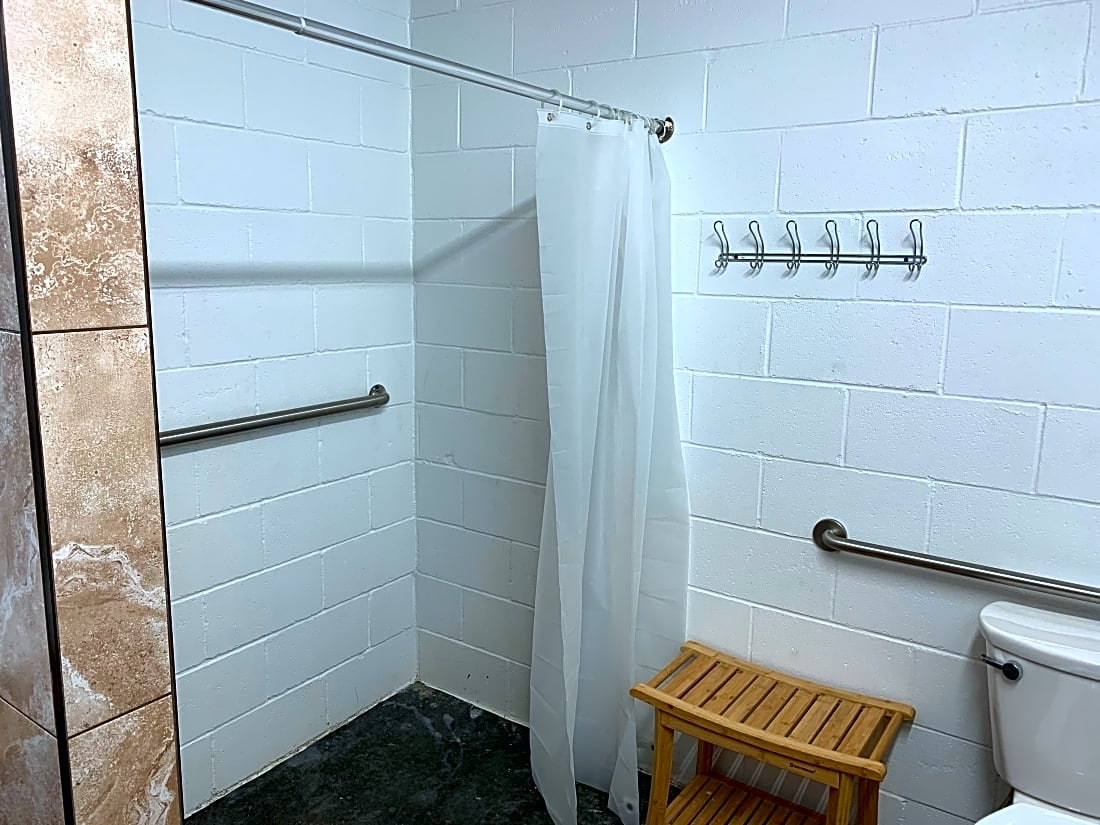 Hog Valley RV & Treehouse Resort