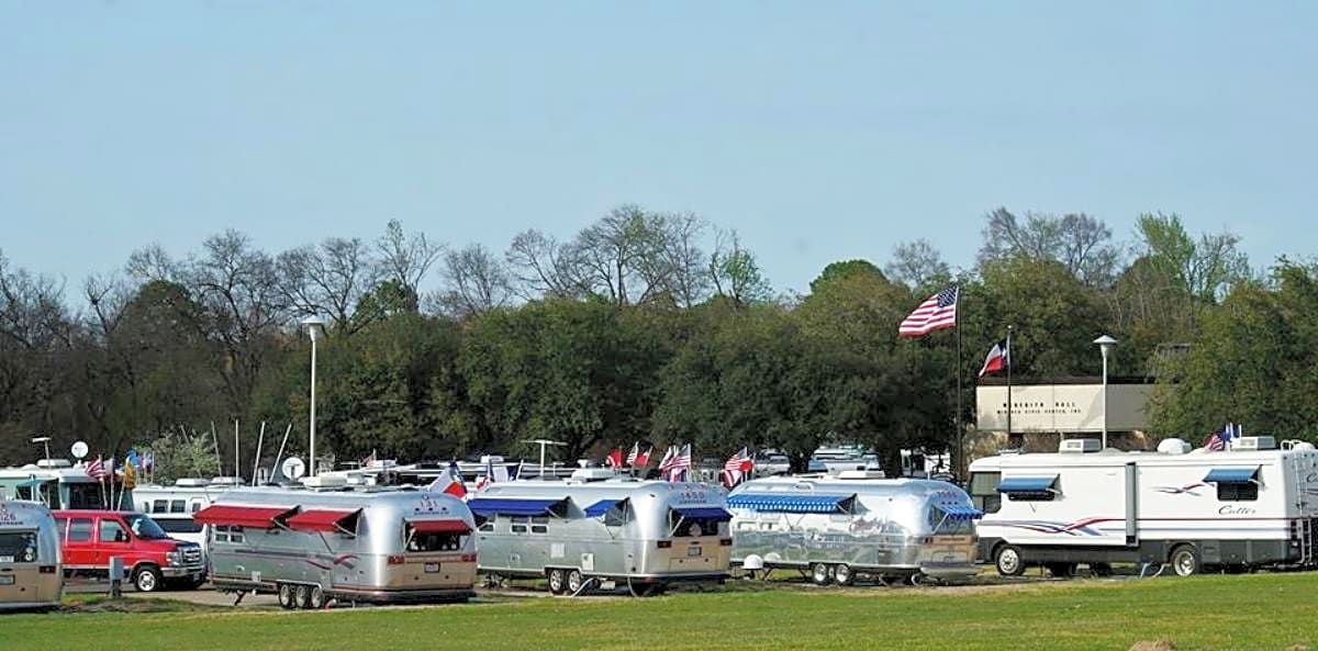 Mineola Civic Center Campground