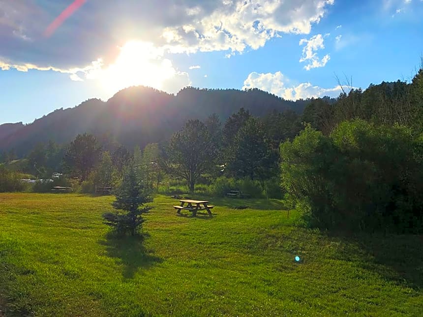 Lost Burro Campground & Lodging