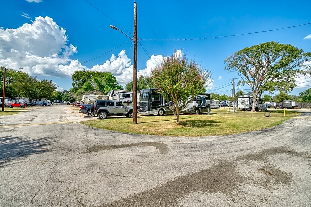 BCS Village 21 RV Park