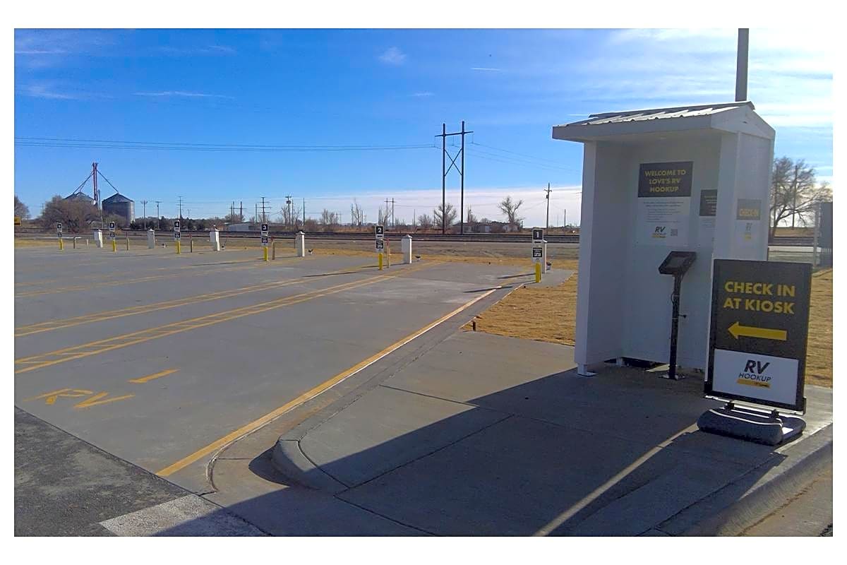 Love's RV Hookup-Dalhart TX 836