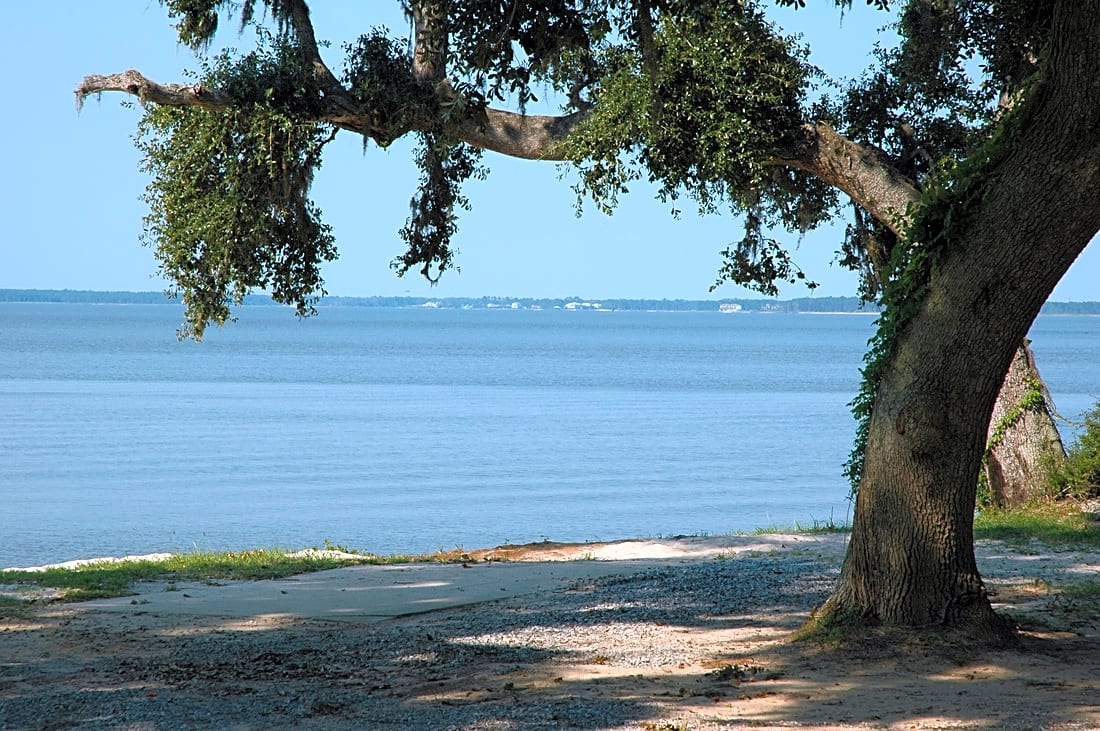 Bay Breeze RV on the Bay