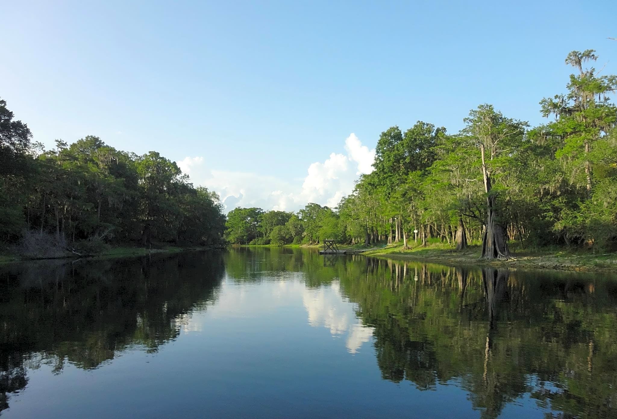 Ellie Ray's RV Resort & Lounge