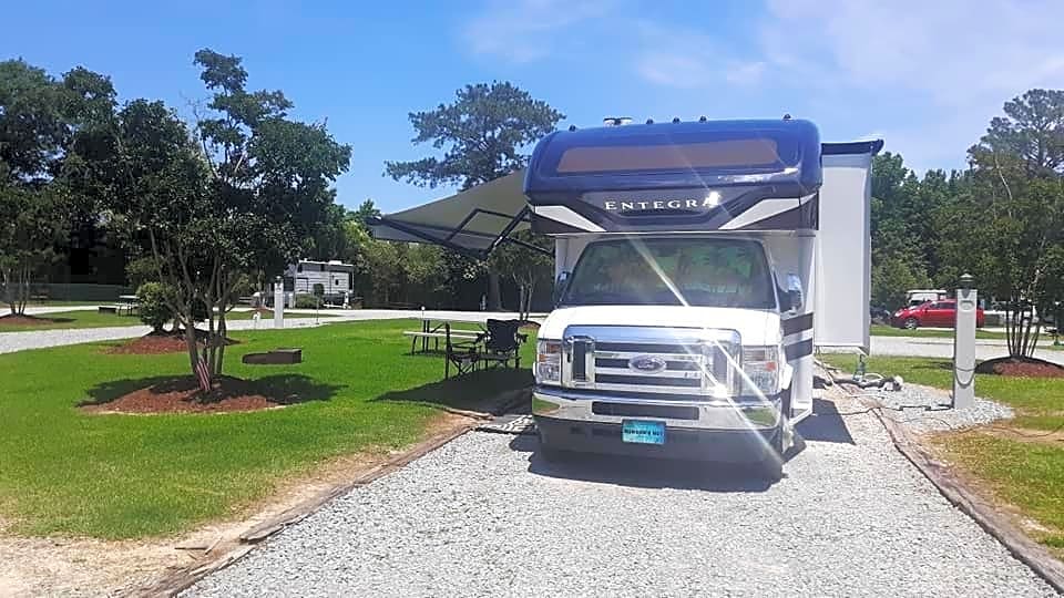Raleigh Oaks RV Resort & Cottages