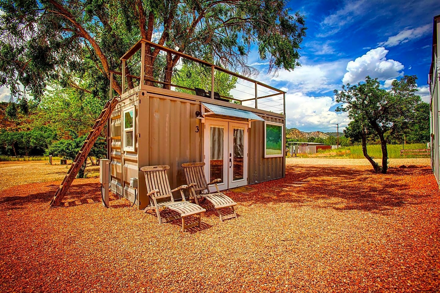 Cliffside Cabins & RV Park