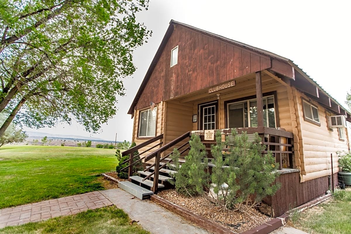 Lakeside Escape RV Resort