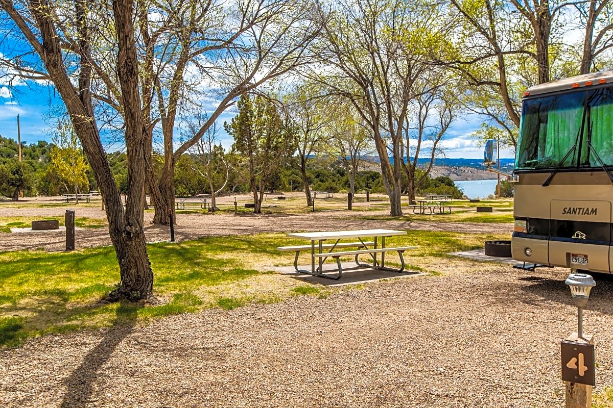 Lakeside Escape RV Resort