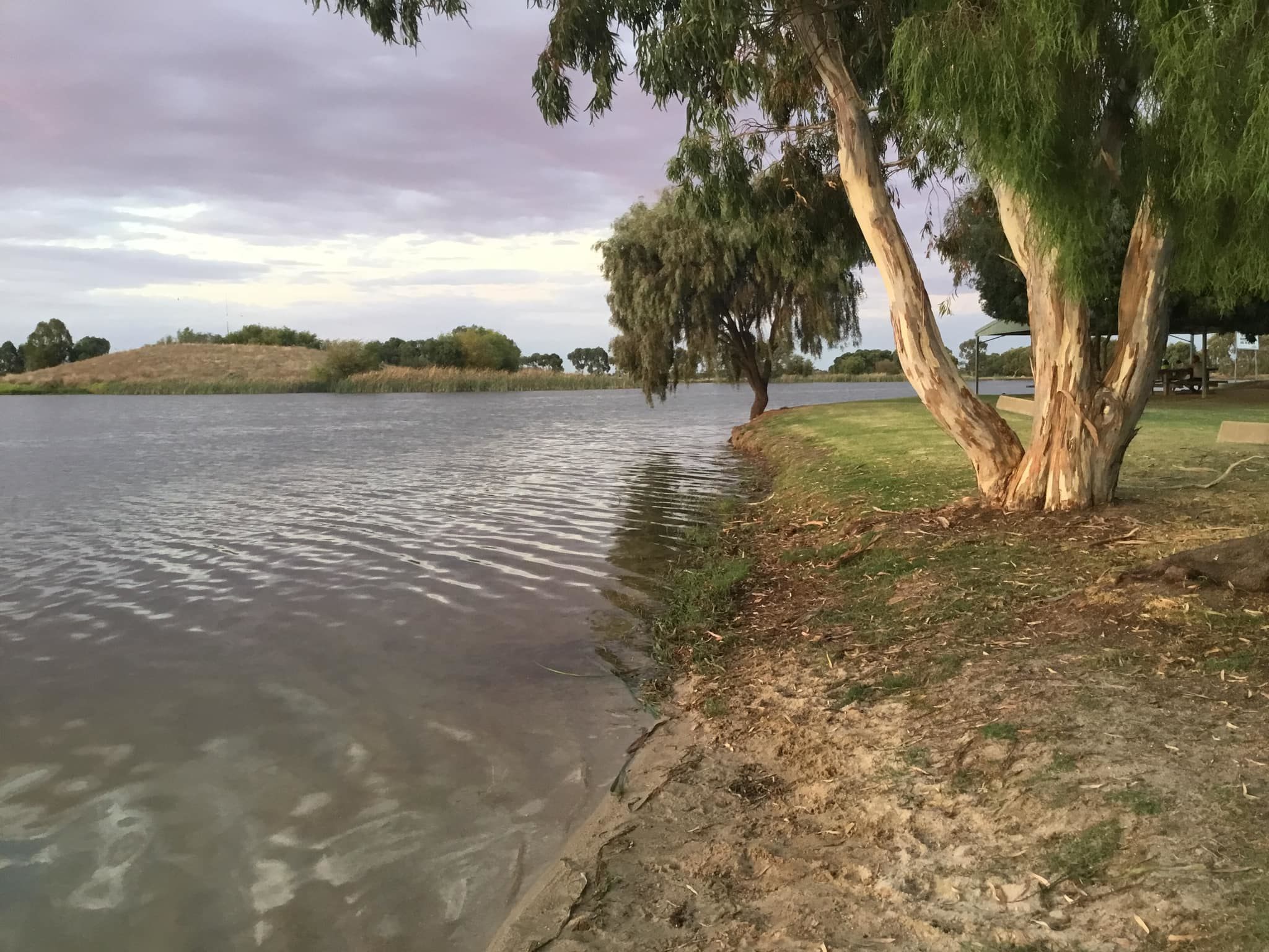 Moulamein Lakeside Caravan Park