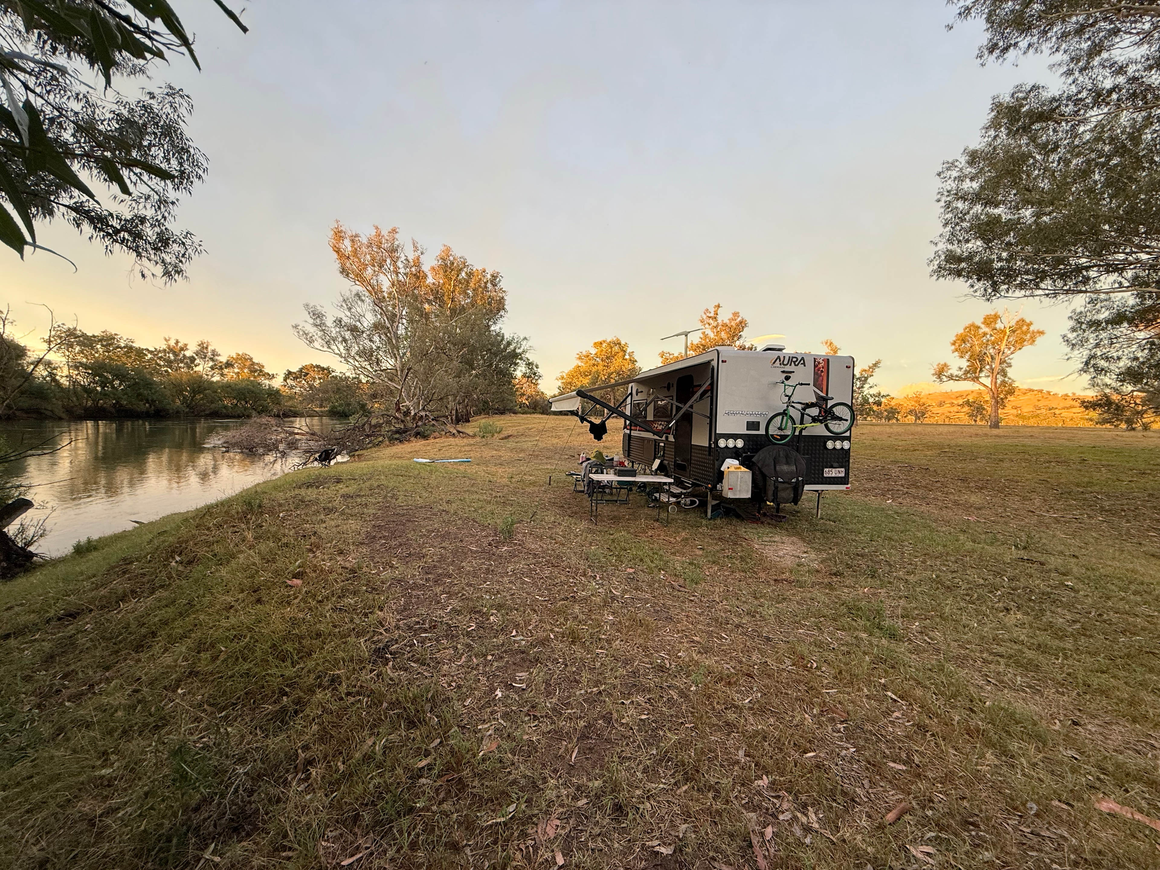 Rolling Hills & Riverside Camping