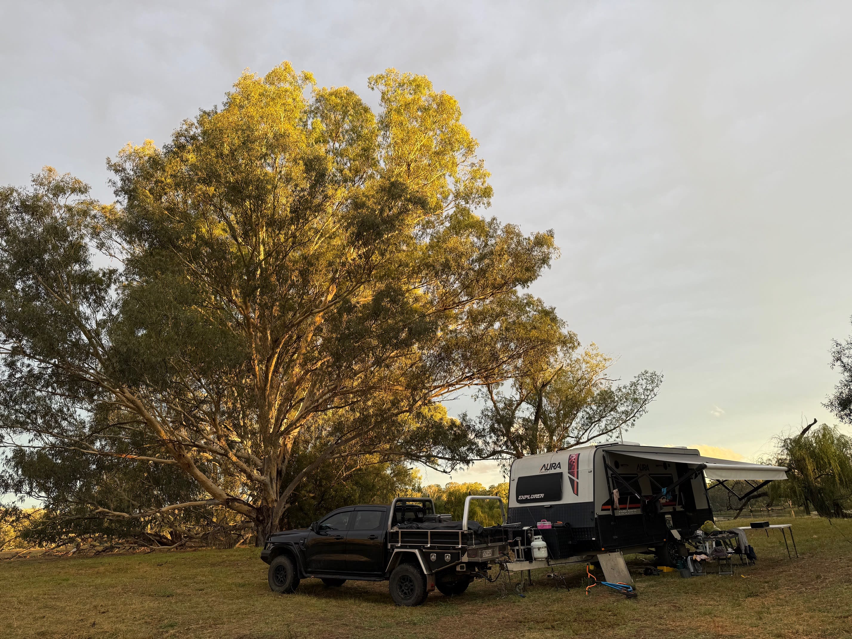 Rolling Hills & Riverside Camping