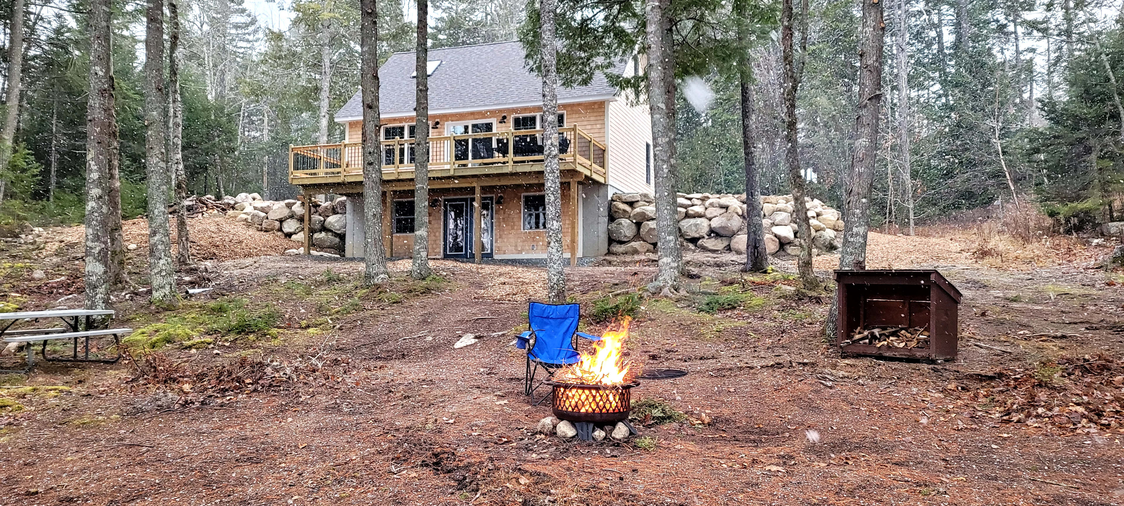 Fire pit area with picnic table 