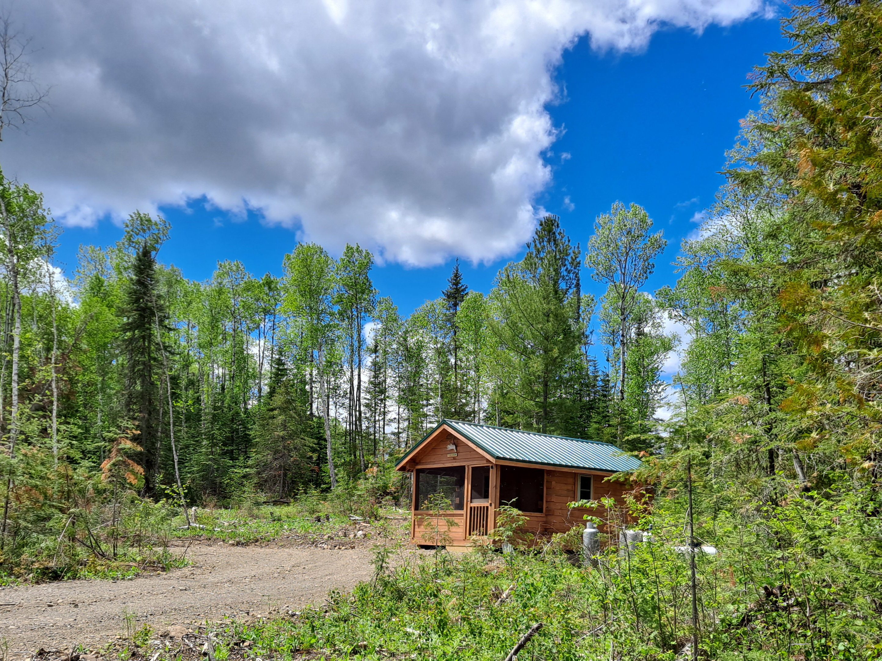Points Unknown Tiny Tuloon Cabin