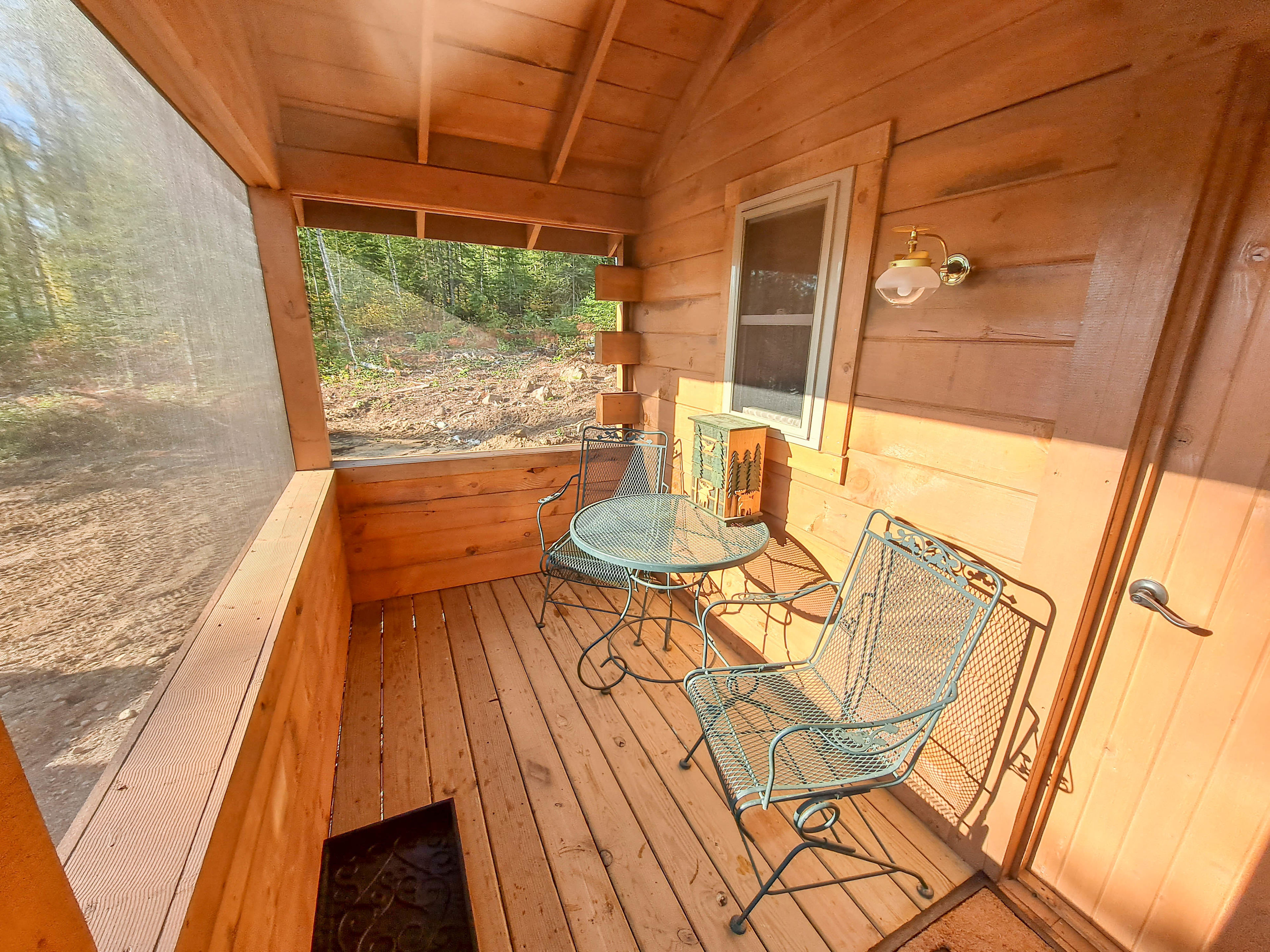 Points Unknown Tiny Tuloon Cabin
