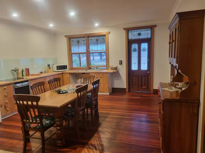 Roo Lagoon Homestead