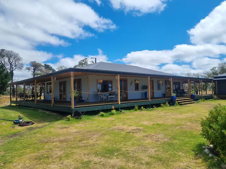 Roo Lagoon Homestead