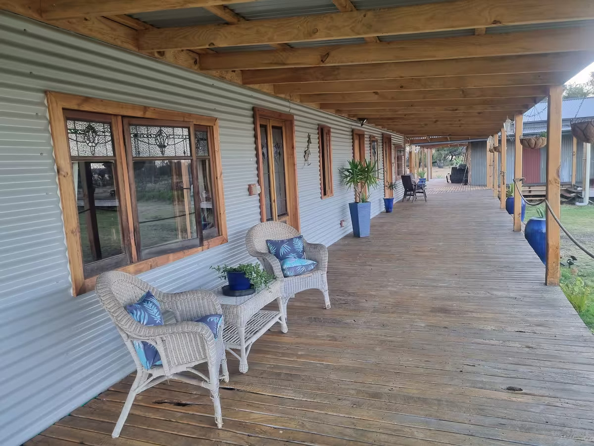 Roo Lagoon Homestead