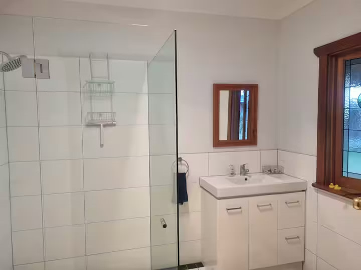 Roo Lagoon Homestead