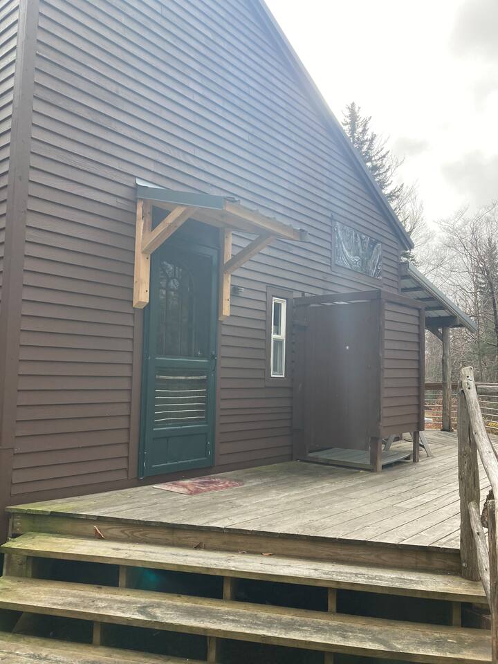 Off Grid Cozy Cabin