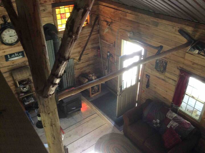 Off Grid Cozy Cabin