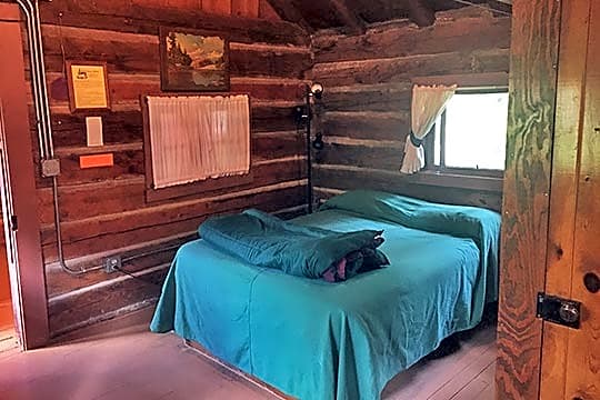 Cabin (2 Double Beds)