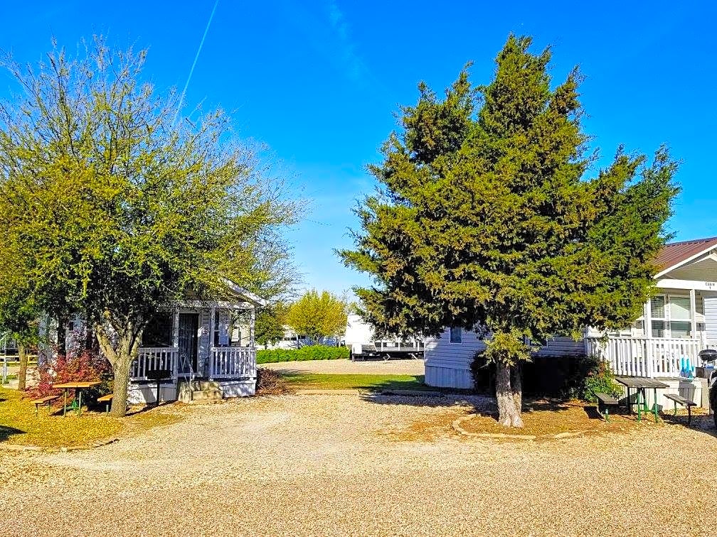 Cottage (1 bedroom - 1 bath)