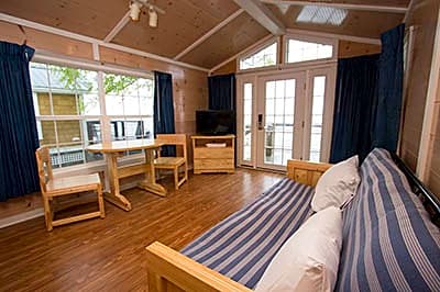 Cottage- Lakeview