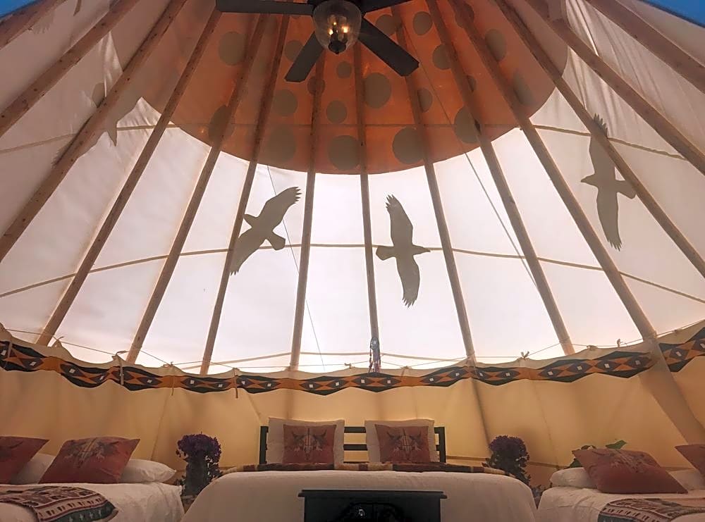 Raven Tipi