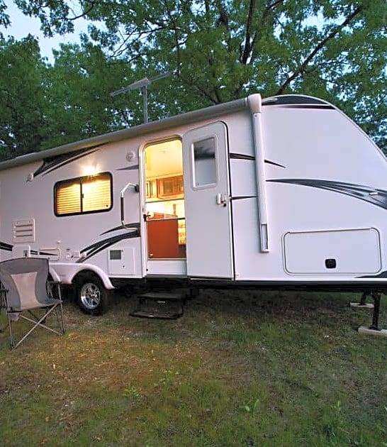50 AMP Full Hookup Pull-Thru RV Site