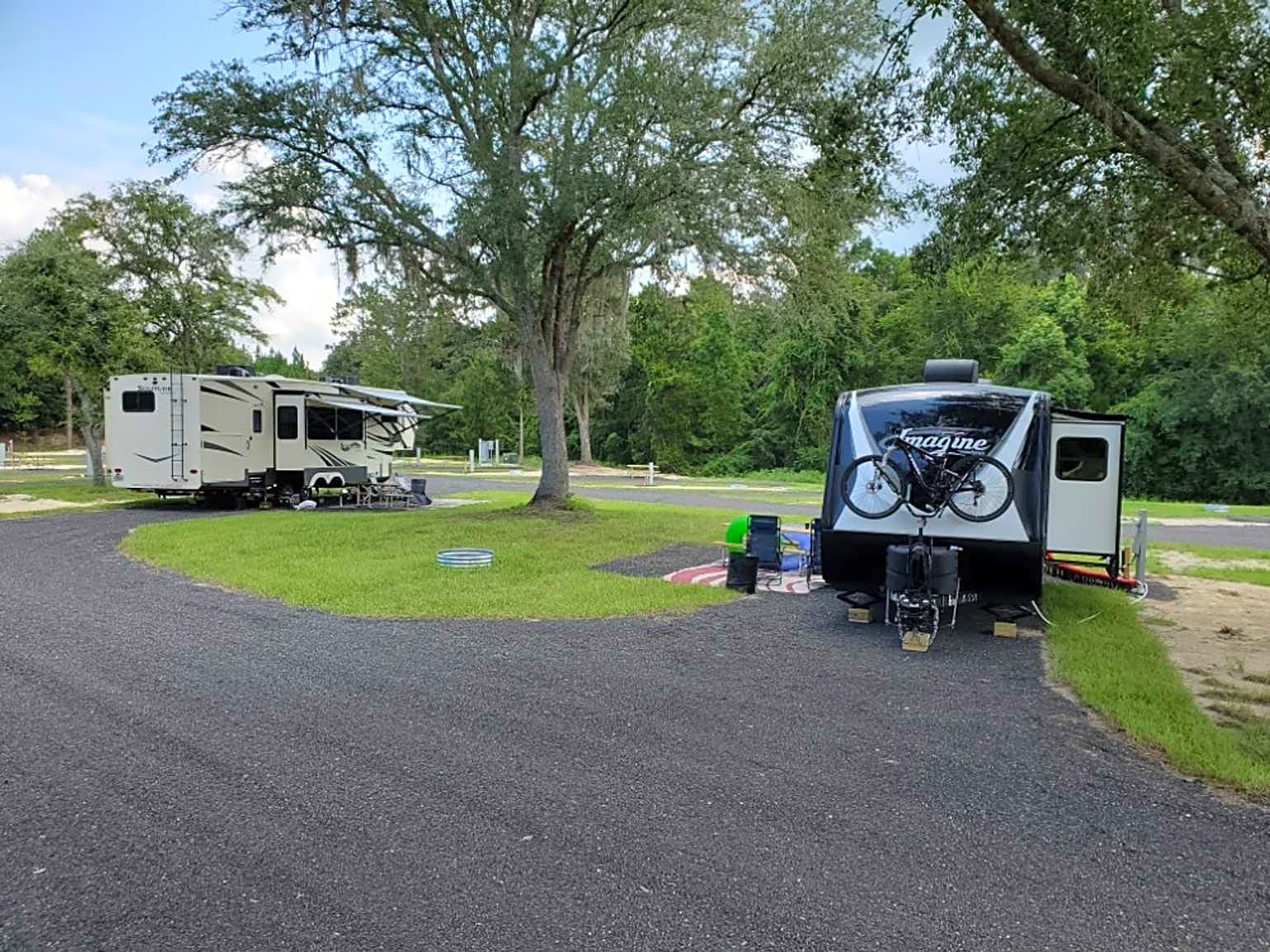 Standard Pull-Thru Buddy RV Site
