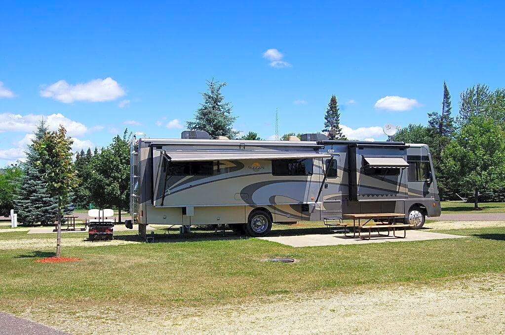 50 Amp Full Hookup Pull Through