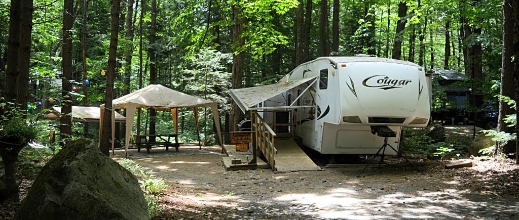 RV Sites-Deluxe (Pull-thru Water/Electric/Sewer/Cable)