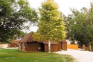 3 Queen Cabin