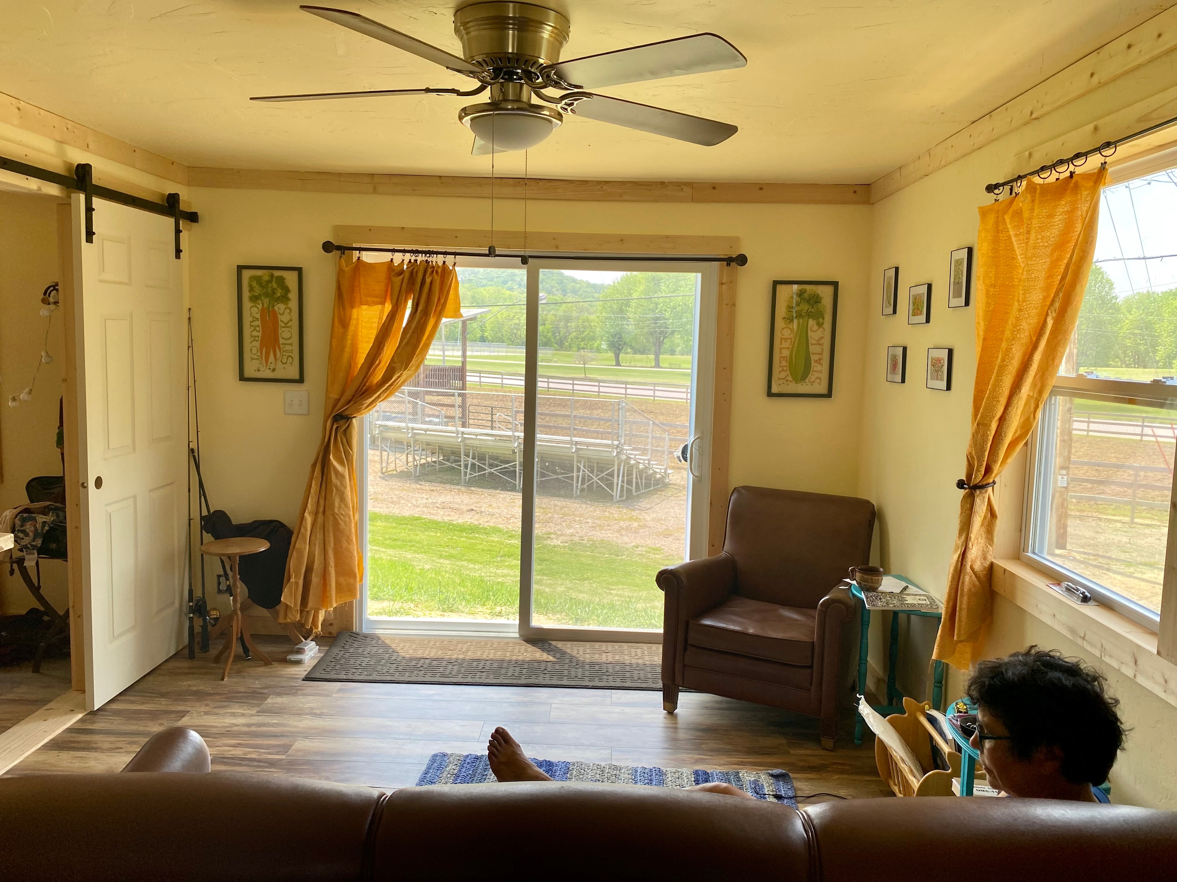 Parkside At The GroveShack-Dogs Ok