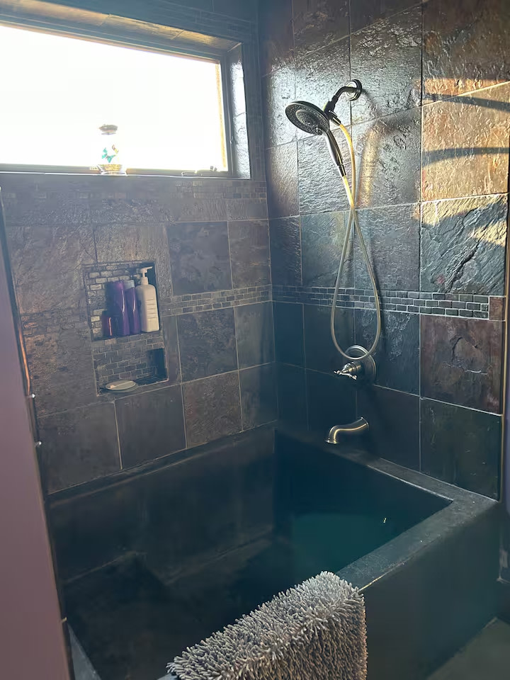 Cozy Convenient Cabin