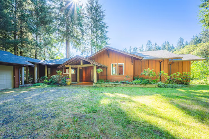 Tranquil 3-Bdrm Log Cabin Retreat
