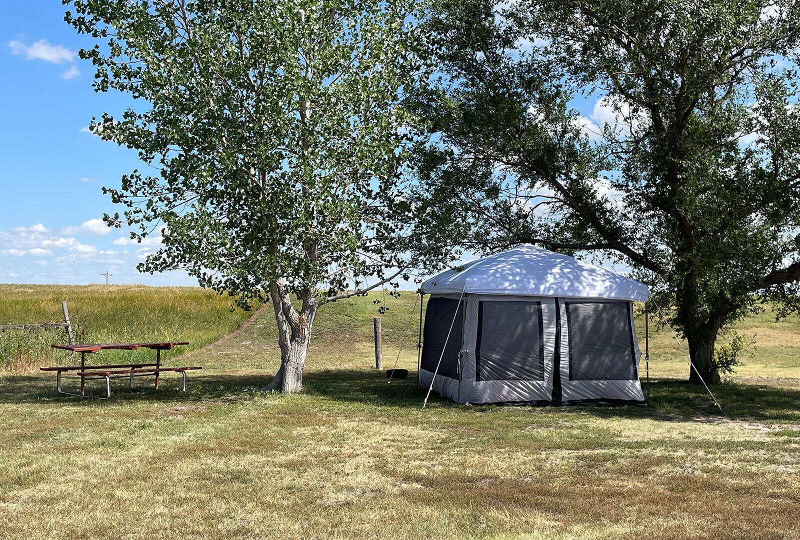 Badlands Hotel & Campground