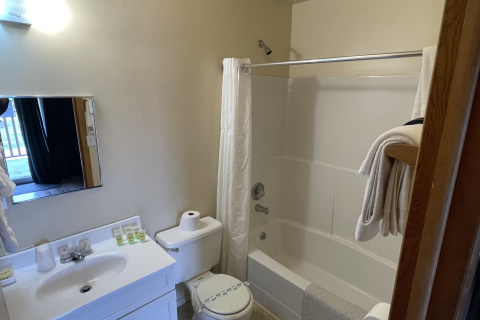 Badlands Hotel & Campground