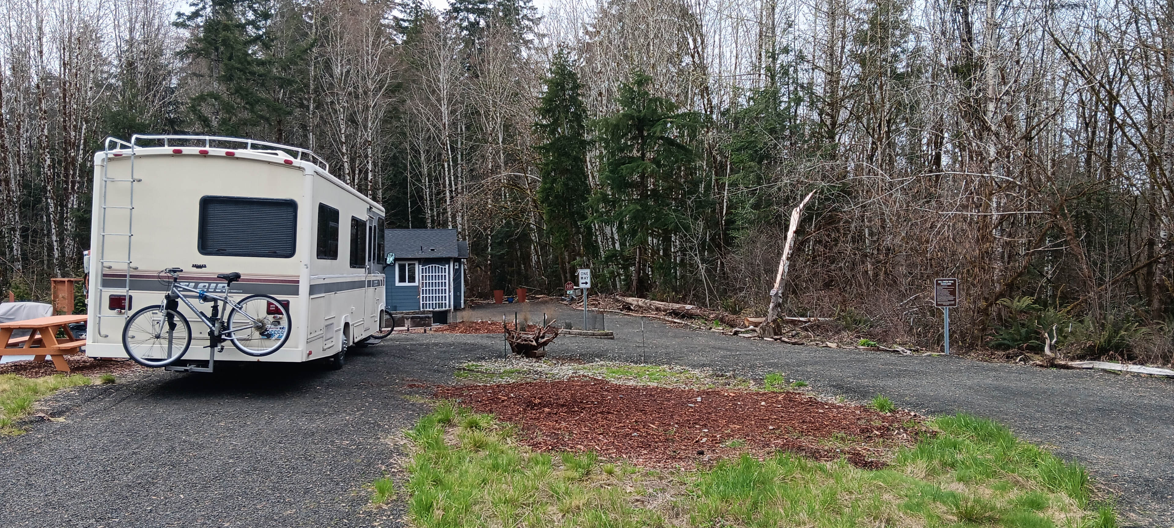 Olympic Gateway Cottage And RV Site