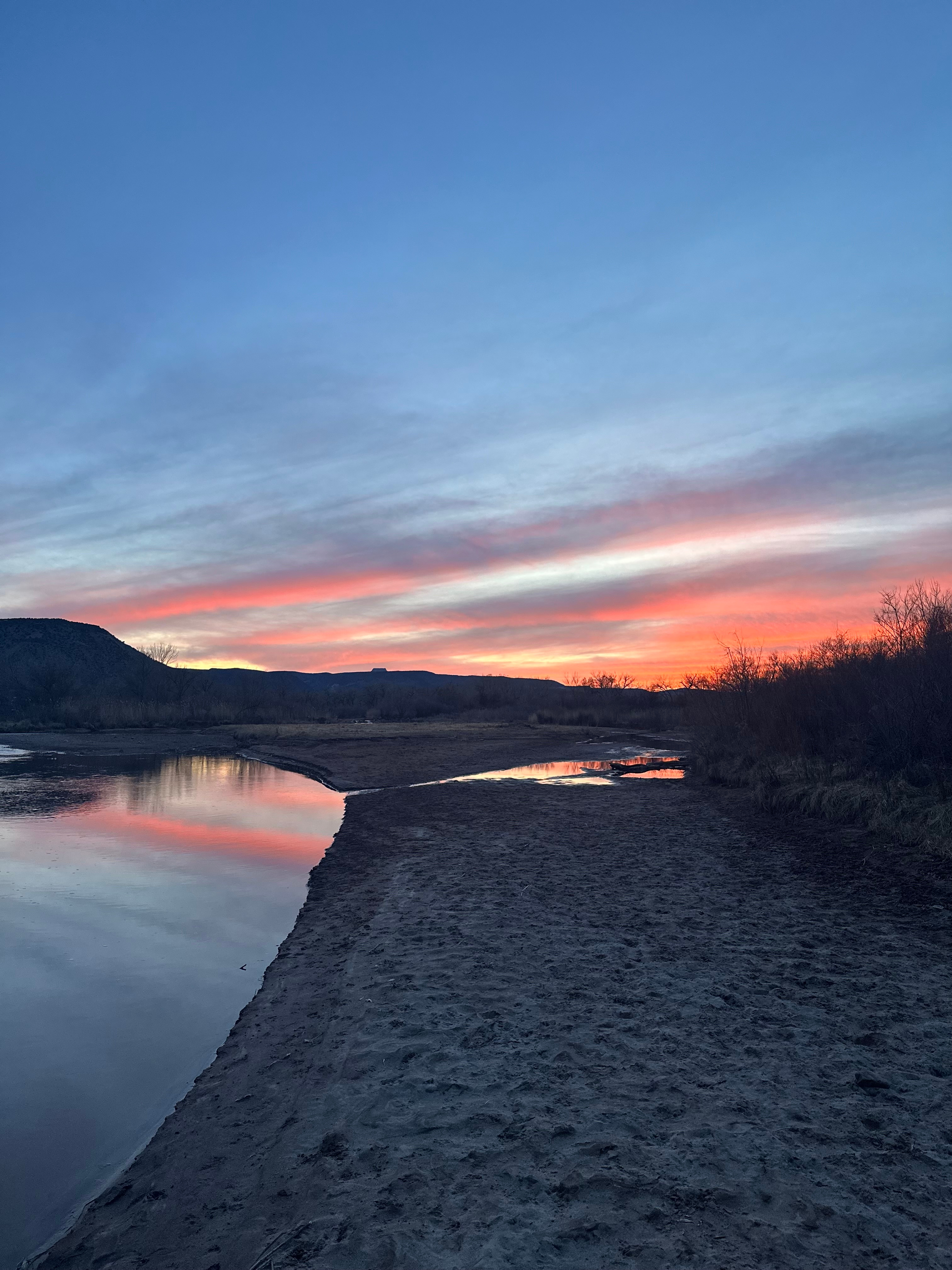 Viento Del Rio RV River Campsite