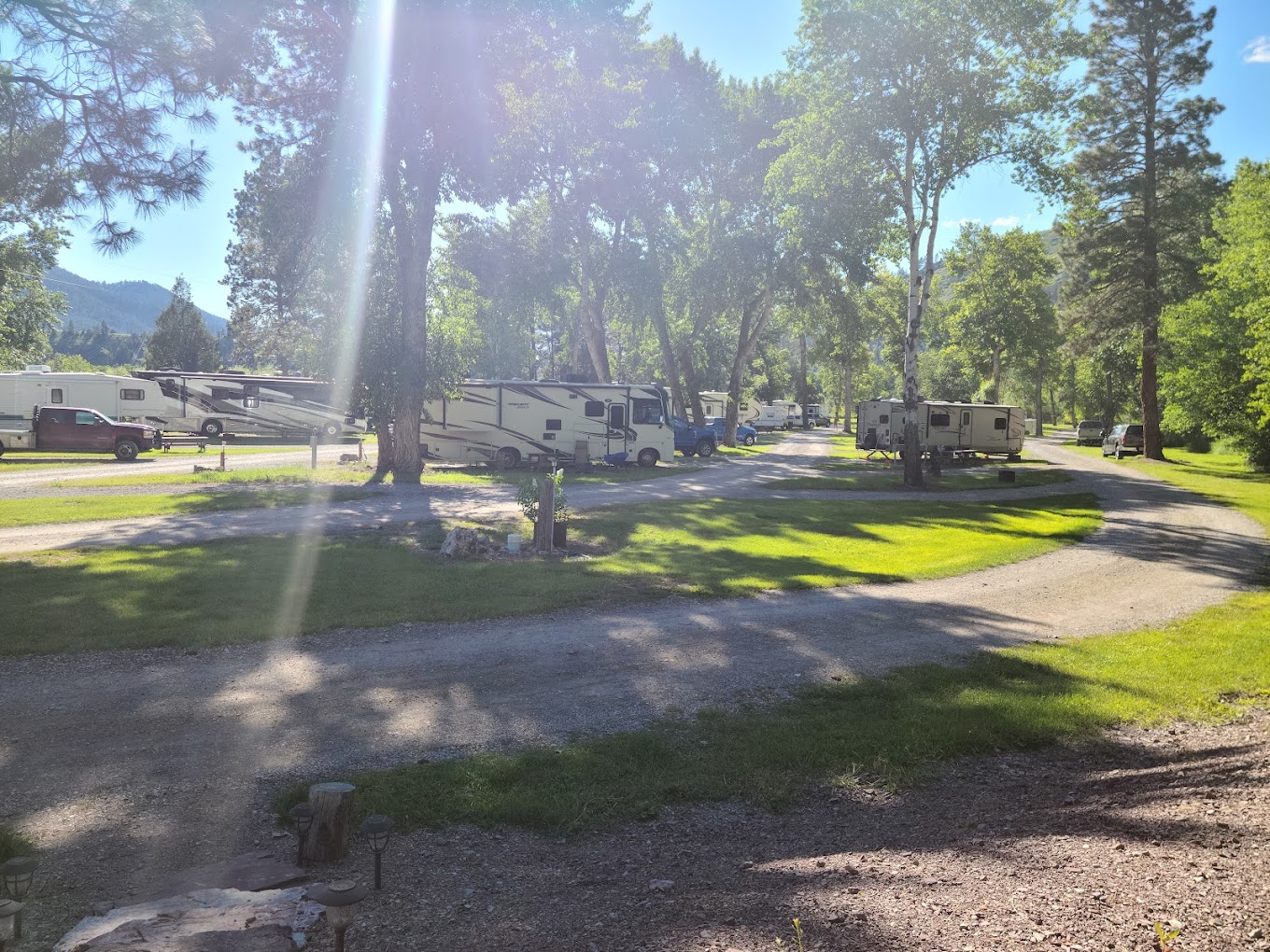 Bearmouth Chalet and RV Park